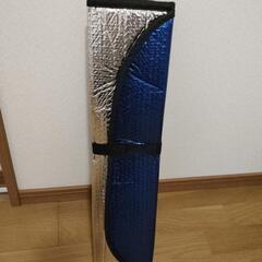 車のサンシェードの画像