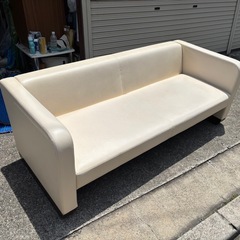 白いソファ