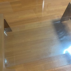 ガラステーブルの画像