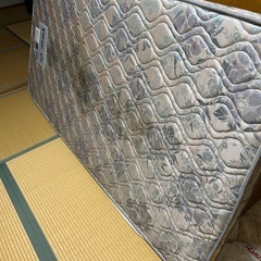 シングルベッドのマットレス差し上げます。の画像