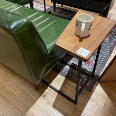ニコアンドサイドテーブルの画像