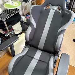 【バウヒュッテ】ゲーミングチェアの画像