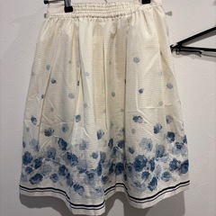 レストローズ　L'EST ROSE スカート