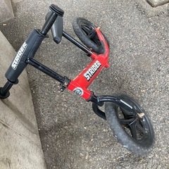 ストライダー赤の画像