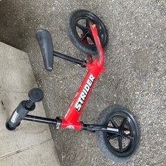 ストライダー赤の画像