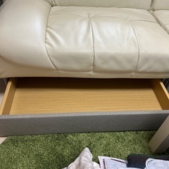 引取りの方限定5,000円の2分割ソファーの画像