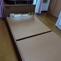 シングルベッドフレームのみの画像