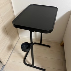 IKEA サイドテーブルの画像
