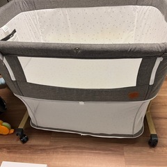 ベビーベッドの画像