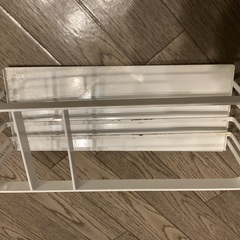 YAMAZAKI 水が流れるスポンジ＆ボトルホルダー タワーの画像