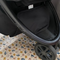 Joie(ジョイー) 三輪ベビーカー、専用チャイルドシートセットの画像