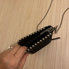 ザラのショルダーバッグ　黒の画像