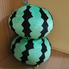 スイカのクッション　2つの画像