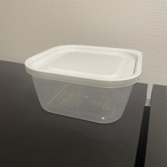 タッパー3点セット、水筒
の画像