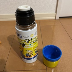 ミニオン水筒の画像