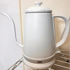 電気ケトル　白