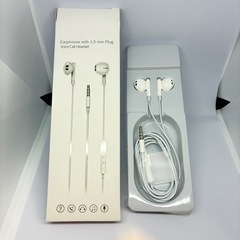 マイク付き　イヤホン 有線 超クリアな通話&雑音なし ホワイト　超軽量HIFI高音質の画像