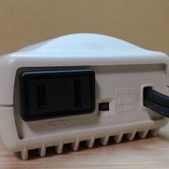 【故障品？？？】DC-AC コンバーター // 入力 DC14.4V /28.8V ---出力 AC100V 55Hz Max 50W // 直せる方!!の画像