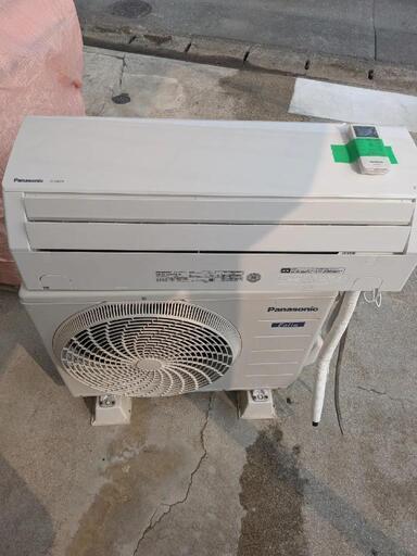 2018年製 
Panasonic
ルームエアコン 
CS-228CFR-W
おもに6畳用