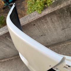 ハイエース　フロントバンパー　パールの画像