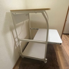多機能2段ワゴン キャスター付き（電源タップ）の画像
