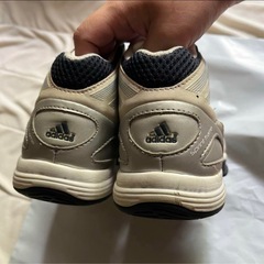 adidasアディダス　adizero 22.5 室内用シューズ　バドミントンの画像