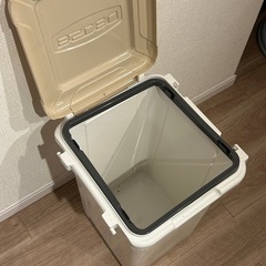 ゴミ箱の画像