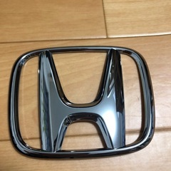 N-BOX JOY(ジョイ) 純正 フロントグリル ブラックメタリック系 エンブレムセットの画像
