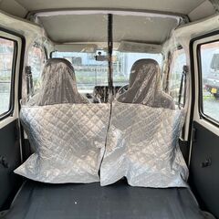 ダイハツ　ハイゼットカーゴ！5MTパートタイム４WD！　内装とっても綺麗です！車中泊、軽貨物に如何ですか？　車検ほぼ2年付き！　記録簿、説明書ありの画像