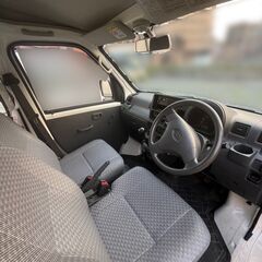 ダイハツ　ハイゼットカーゴ！5MTパートタイム４WD！　内装とっても綺麗です！車中泊、軽貨物に如何ですか？　車検ほぼ2年付き！　記録簿、説明書ありの画像