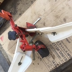 アポロ培土器 うね立て機 管理機用 プラ溝浚器 農機部品 パーツ プラ培土 中古 現状品！の画像