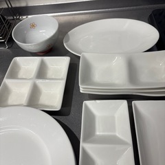 食器まとめ売りの画像