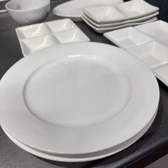 食器まとめ売りの画像