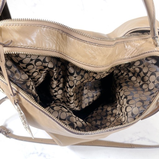 美品★ COACH コーチ　レザー　2way ショルダーバッグ大容量！