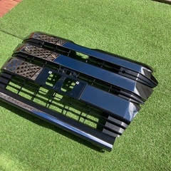 新型ノア 90系ノアハイブリッド SZ グリル！トヨタ ノア　ハイブリッドZWR90純正フロントグリルの画像