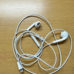 Apple Earpods (Lightningコネクタ) イヤ...