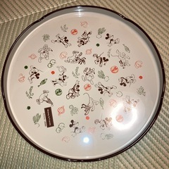 ミッキーマウスお盆と茶筒の画像