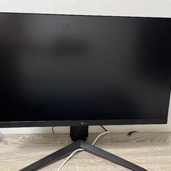 ゲーミングPC マウス モニター マイクセットの画像