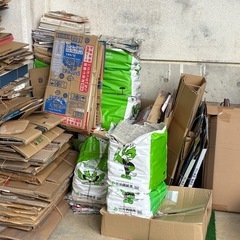 ダンボール、新聞紙、板