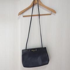 【Ferragamo　ショルダーバッグ】の画像