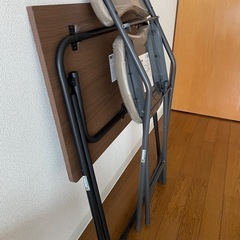 【〜7/20まで出品】ニトリ　折りたたみデスク&チェアの画像