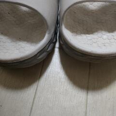 ファインドアウトサンダルの画像
