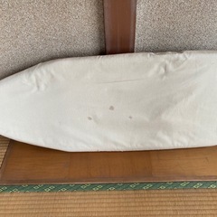★立って掛けられるアイロン台の画像