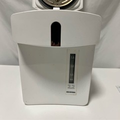 アイリスオーヤマ 電気ポット2.2L の画像