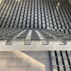 冷凍冷蔵車などに　荷室スノコ　の画像