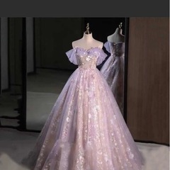 半額値下げしましたピンクドレスとパニエの画像