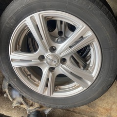 185\60r15夏タイヤの画像