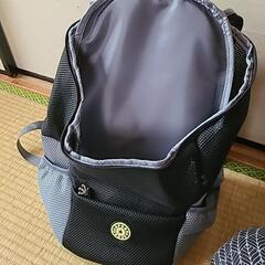 🐶🐱入れてお出かけ！未使用 ペットリュックの画像