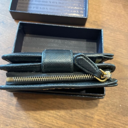 PRADA　財布