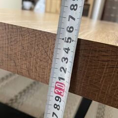 ダイニングテーブルの画像